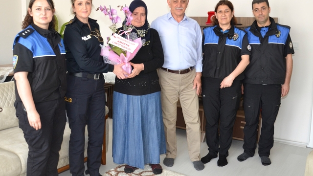 Amasya'da polisler şehit annelerinin Anneler Gününü kutladı