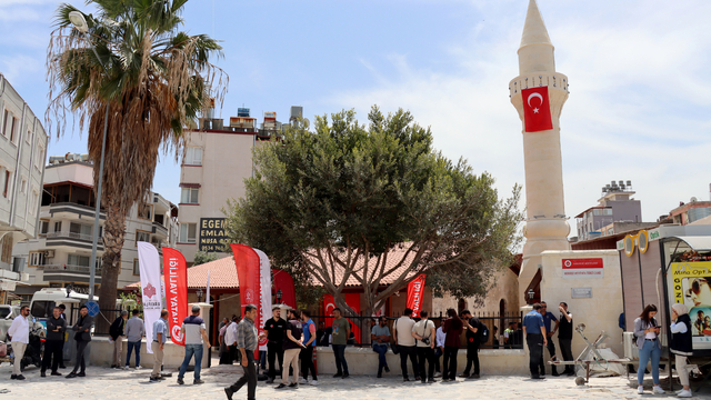Hatay'da depremlerden hasar gören 5 cami ve 1 mescit restorasyonun ardından ibadete açıldı