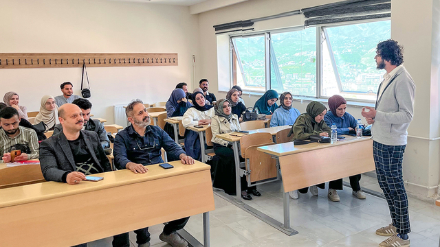 Hakkari'de "Farsça Medya Okumaları" etkinliği yapıldı