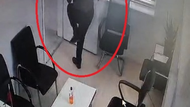 Mahalle muhtarı, silahlı saldırıda yaralandı (2)