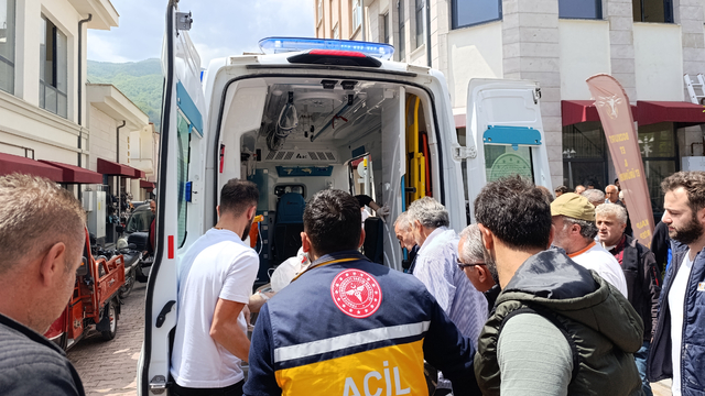 Kastamonu'da kahvehanede kalbi duran vatandaş sağlık ekiplerinin müdahalesiyle hayata döndü