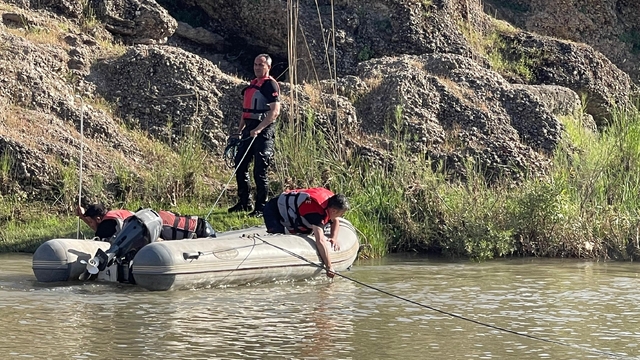 Çayda kaybolan Mustafa'nın cansız bedenine ulaşıldı (2)