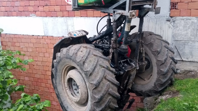 Babasının kullandığı traktör evlerinin yanındaki boşluğa düştü; Aysima öldü