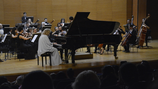Piyanist Gülsin Onay, Bursa'da konser verdi