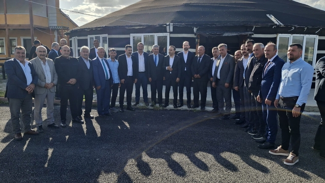 MHP Sivas Milletvekili Özyürek, muhtarlarla bir araya geldi