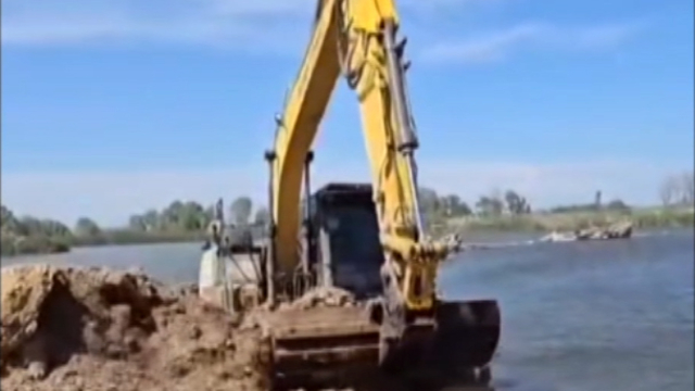Meriç Nehri'ne deniz suyu karışmaması için set çekildi