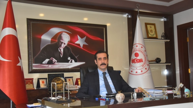 Bozyazı Kaymakamı Tuncay Topsakaloğlu Anneler Günü'nü kutladı