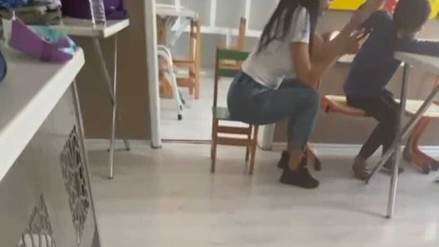 Özel gereksinimli öğrencilere şiddet uygulayan öğretmen adliyede