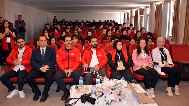 'İlaçlar buzdolabı kapağında istifleniyor, bu çok yanlış bir hareket'