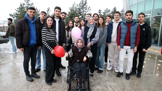 Gönüllü yaptığı işlerle özel gereksinimli bireylerin "en özel" annesi oldu