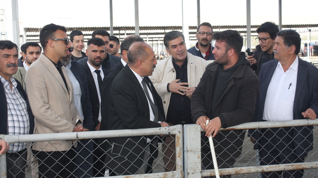 CHP Sivas İl Başkanı Doğan, hayvan pazarını ziyaret etti