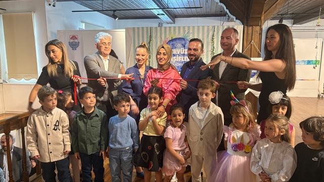 Yalova'da Yeşilay Anneler Günü dolayısıyla sergi açtı