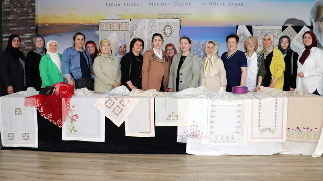 Ünye'de Anneler Günü sergisi açıldı