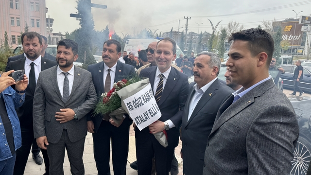 Yeniden Refah Partisi Genel Başkanı Erbakan, Aksaray'da partisinin il kongresine katıldı