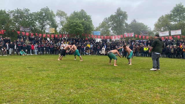 Türkeli'de güreş müsabakaları yapıldı