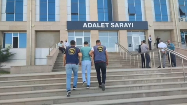 Hırsızlık suçundan aranan 8 kişi, JASAT operasyonuyla yakalandı