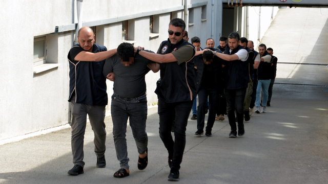 Adana'da DEAŞ operasyonunda 5 tutuklama