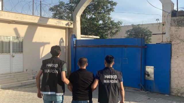 Mardin'de uyuşturucu satıcılarına yönelik operasyonda 2 zanlı tutuklandı