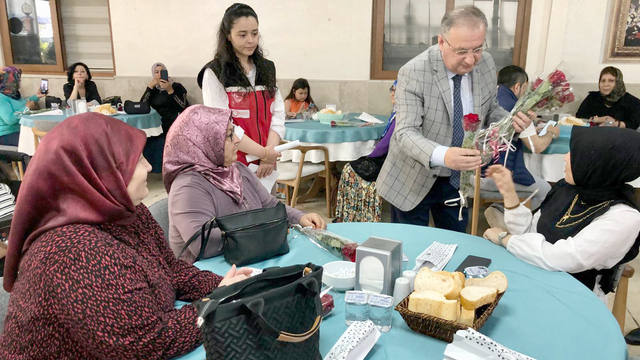 Erdemli Kaymakamı Aydın Tetikoğlu şehit ve gazi aileleriyle buluştu