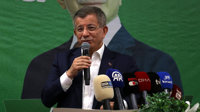 Gelecek Partisi Genel Başkanı Davutoğlu, Kocaeli'de Anneler Günü programına katıldı