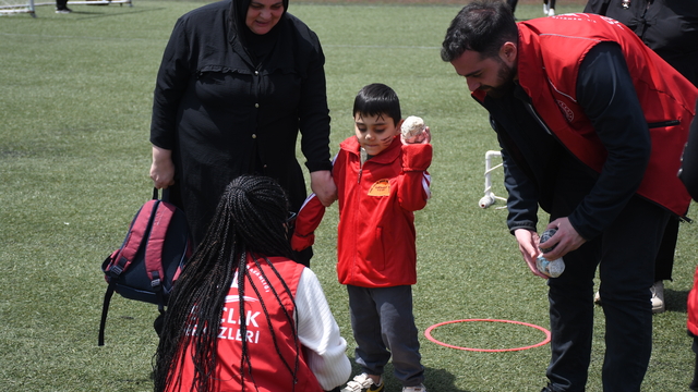 Düzce'de özel bireylere sportif etkinlikler yaptırıldı