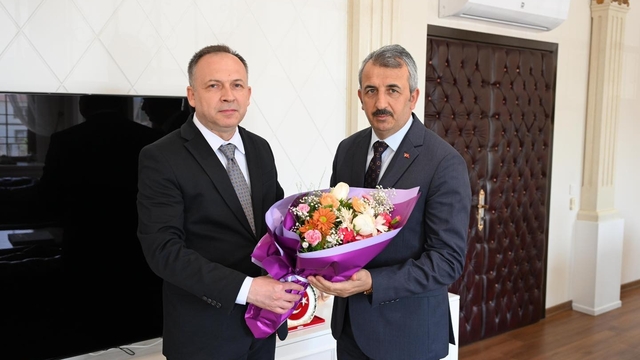SGK Edirne İl Müdürü Süleyman Lale, Vali Sezer'i ziyaret etti