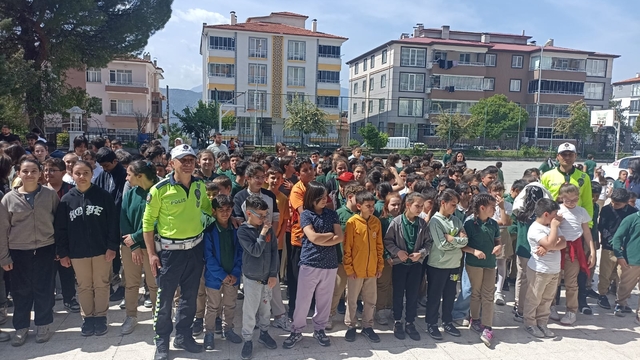 Kargı'da öğrencilere trafik eğitimi verildi