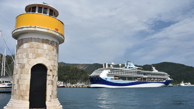 Yolcu gemisi "Marella Discovery 2" ile Marmaris'e 1798 turist geldi