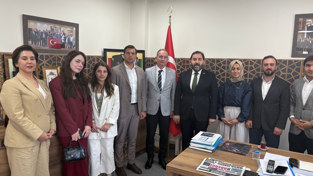 Yeşilay Yalova Şubesi İl Genel Meclisi ve YTSO'yu ziyaret etti