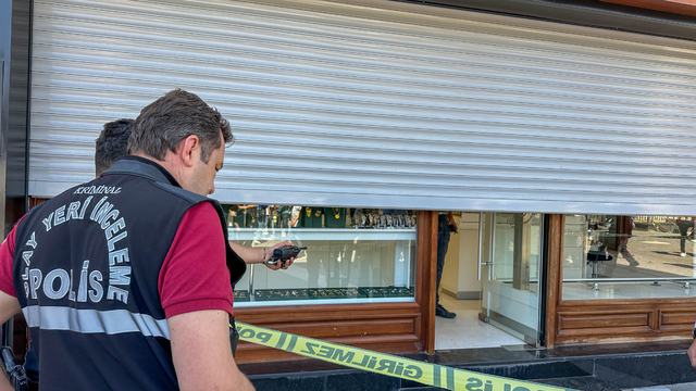 Uşak'ta kuyumcudaki silahlı saldırıda 2 kişi yaralandı