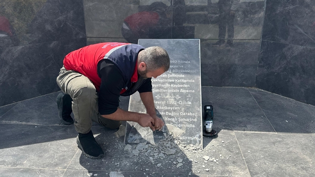 Hocalı Katliamı şehitlerinin anıldığı hitabeye zarar verildi