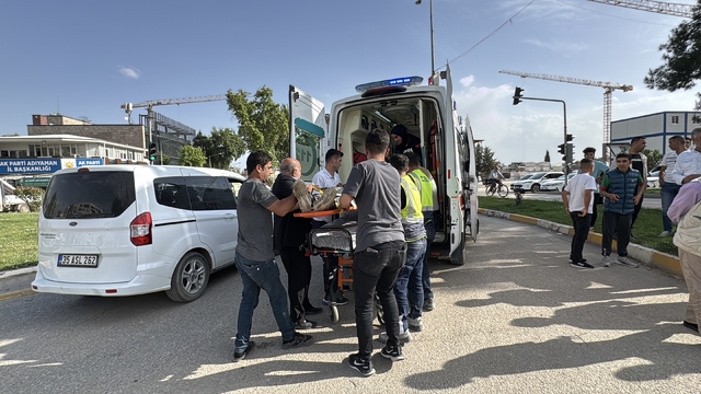 Adıyaman'da otomobille motosikletin çarpıştığı kazada 2 kişi yaralandı
