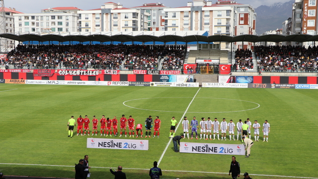 2'nci Lig Play-Off maçında Vanspor, 68 Aksarayspor ile 2-2 berabere kaldı