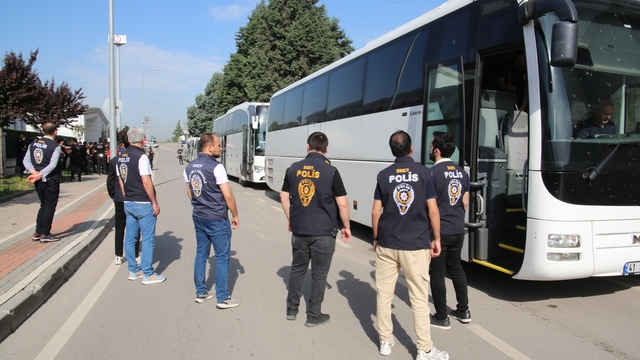 Sahte araç kiralama sitesi üzerinden 122 kişiyi dolandıran 52 şüpheli tutuklandı