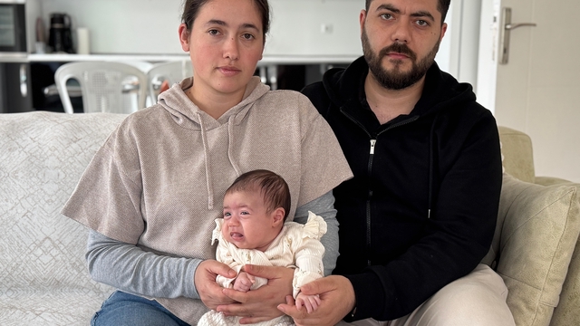 Hemşire çiftin SMA hastası bebekleri için 'Hemşireler Günü'nde kampanya