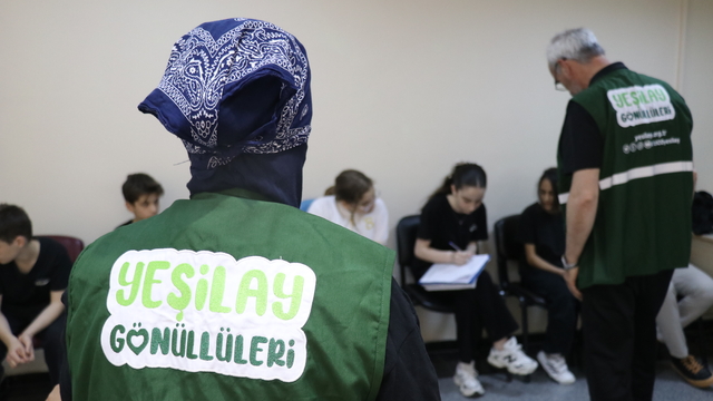 Yeşilay Yalova'da öğrenciler için dart etkinliği düzenledi