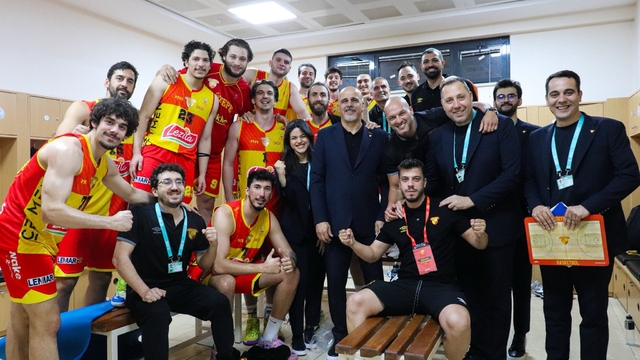 Göztepe potada şampiyonluk için parkede