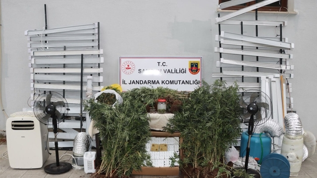 Samsun'da evine iklimlendirme sistemi kurup uyuşturucu üreten zanlı yakalandı