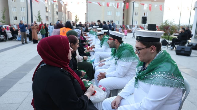 Çayırova'da 12 özel bireye asker kınası eğlencesi düzenlendi