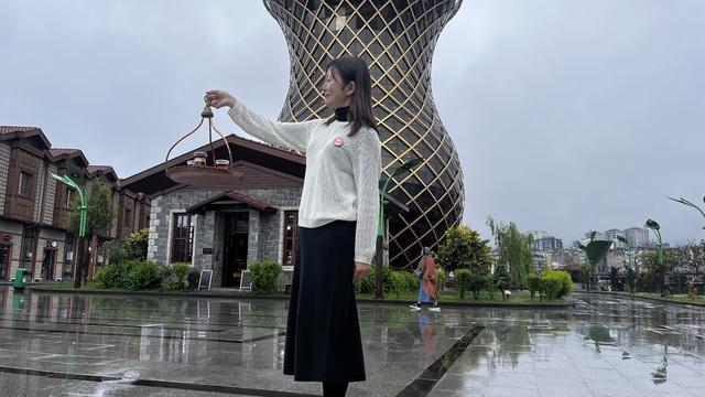 Japonya'nın ilk 'Türk çayı demleme ustası'ndan Rize çayı sunumu