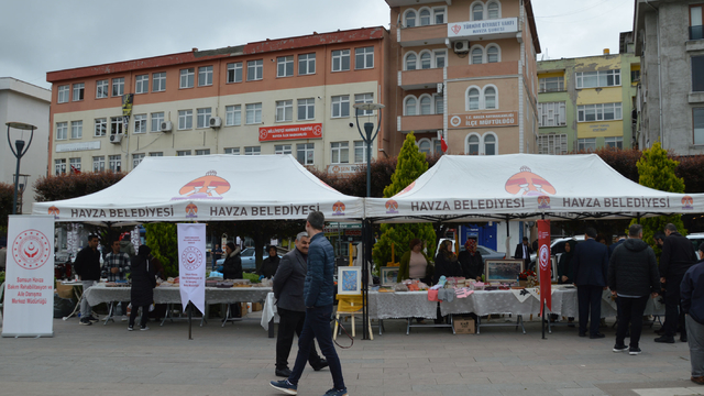 Havza Bakım Rehabilitasyon ve Aile Danışma Merkezi kermes açtı