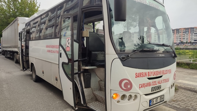 Çarşamba'da otobüsün çarptığı yaya yaralandı
