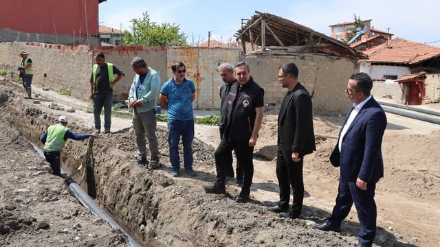 Sungurlu Belediyesi içme suyu hattını yeniliyor