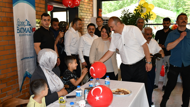Batman Valisi Canalp çölyak hastaları ile bir araya geldi