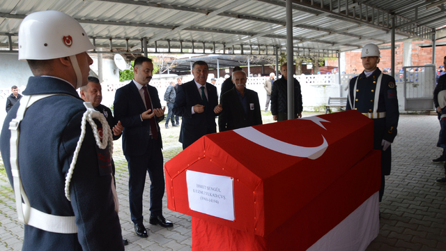 Emekli uzman çavuş askeri törenle toprağa verildi