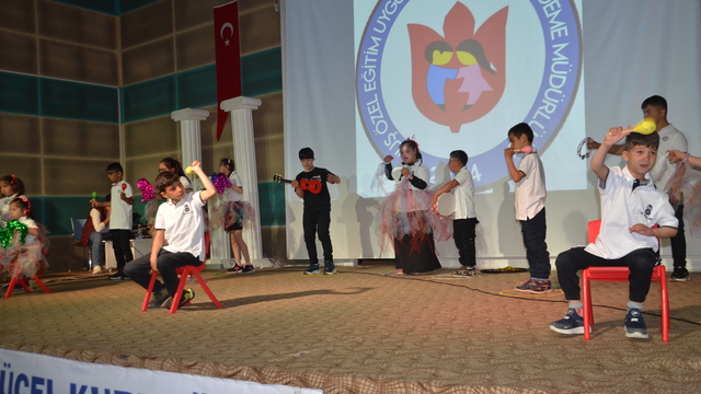 Muş'ta özel gereksinimli öğrencilerden gösteri