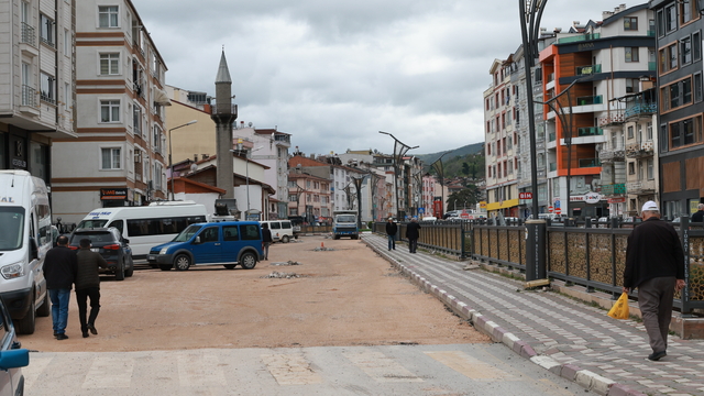 Tokat Belediyesi Behzat Bulvarı'nda asfalt çalışmalarına başladı