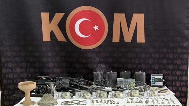 Gaziantep'te tarihi eser niteliğinde 3 bin 127 sikke ve 110 tarihi obje ele geçirildi