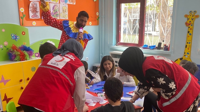 Polatlı'da Kızılay'dan özel eğitim öğrencilerine ziyaret