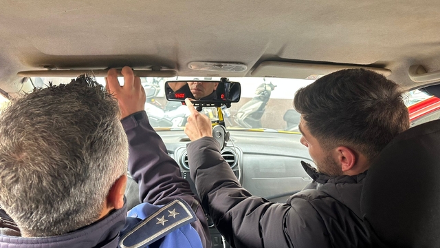 Niksar'da zabıta ekiplerince ticari taksiler denetlendi